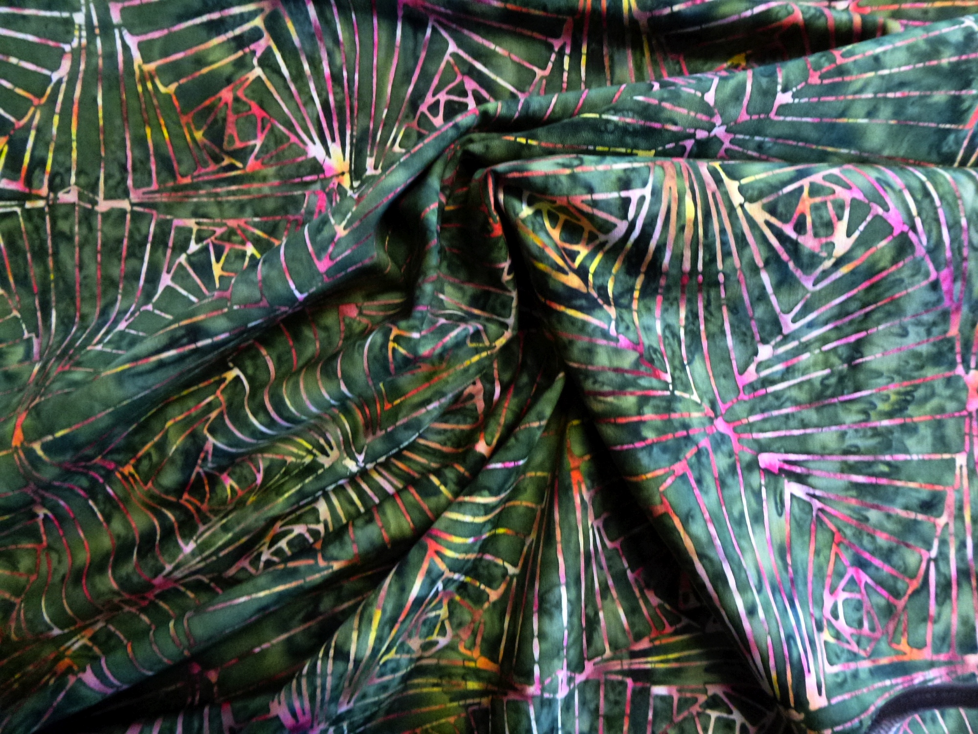 Stoff Tonga Batik Sherwood grün-bunt – Bild 4