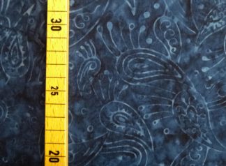 Stoff Tonga Batik Nation dunkelblau Paisley