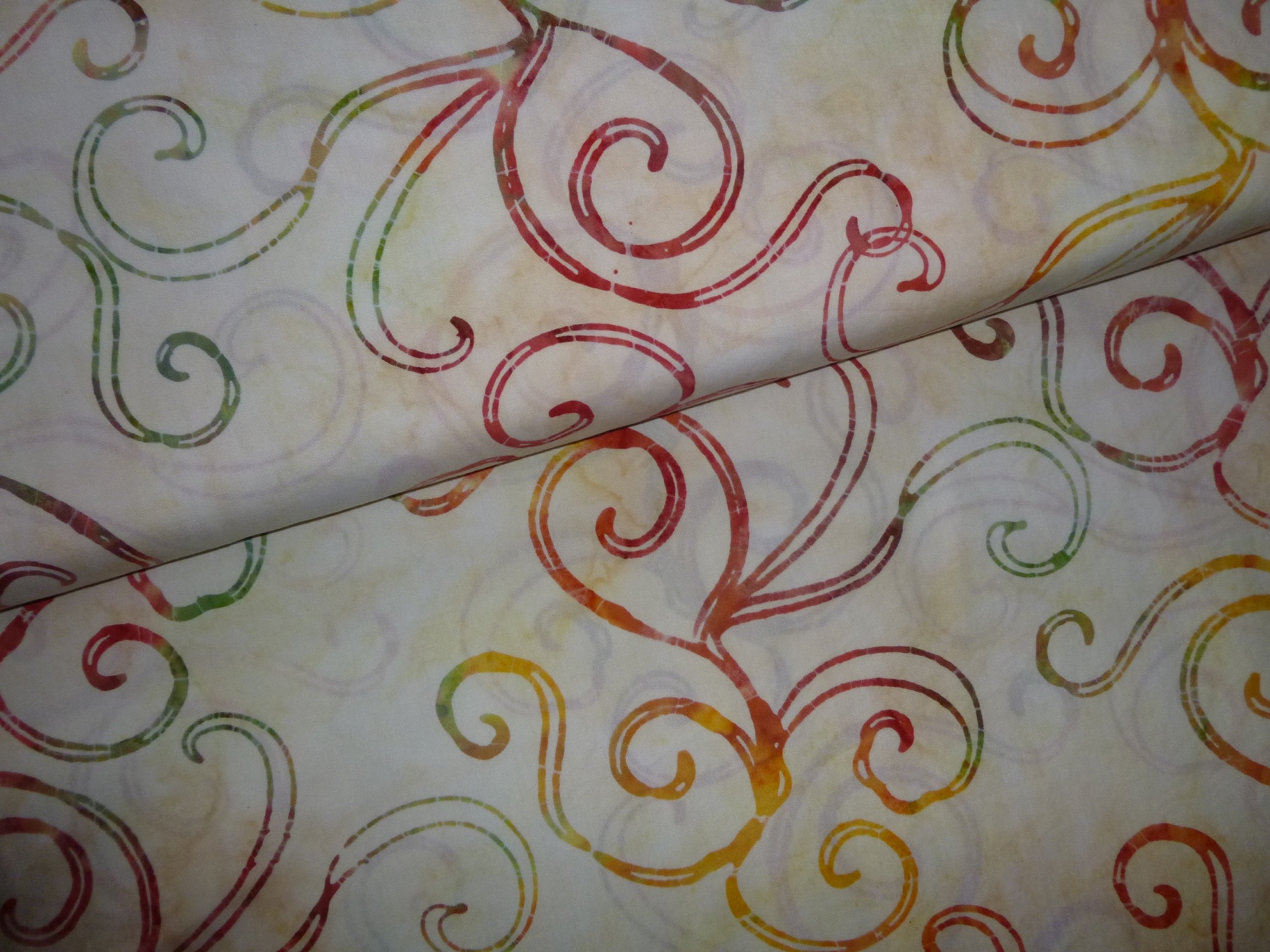 Stoff Batik natur mit Ranken – Bild 3