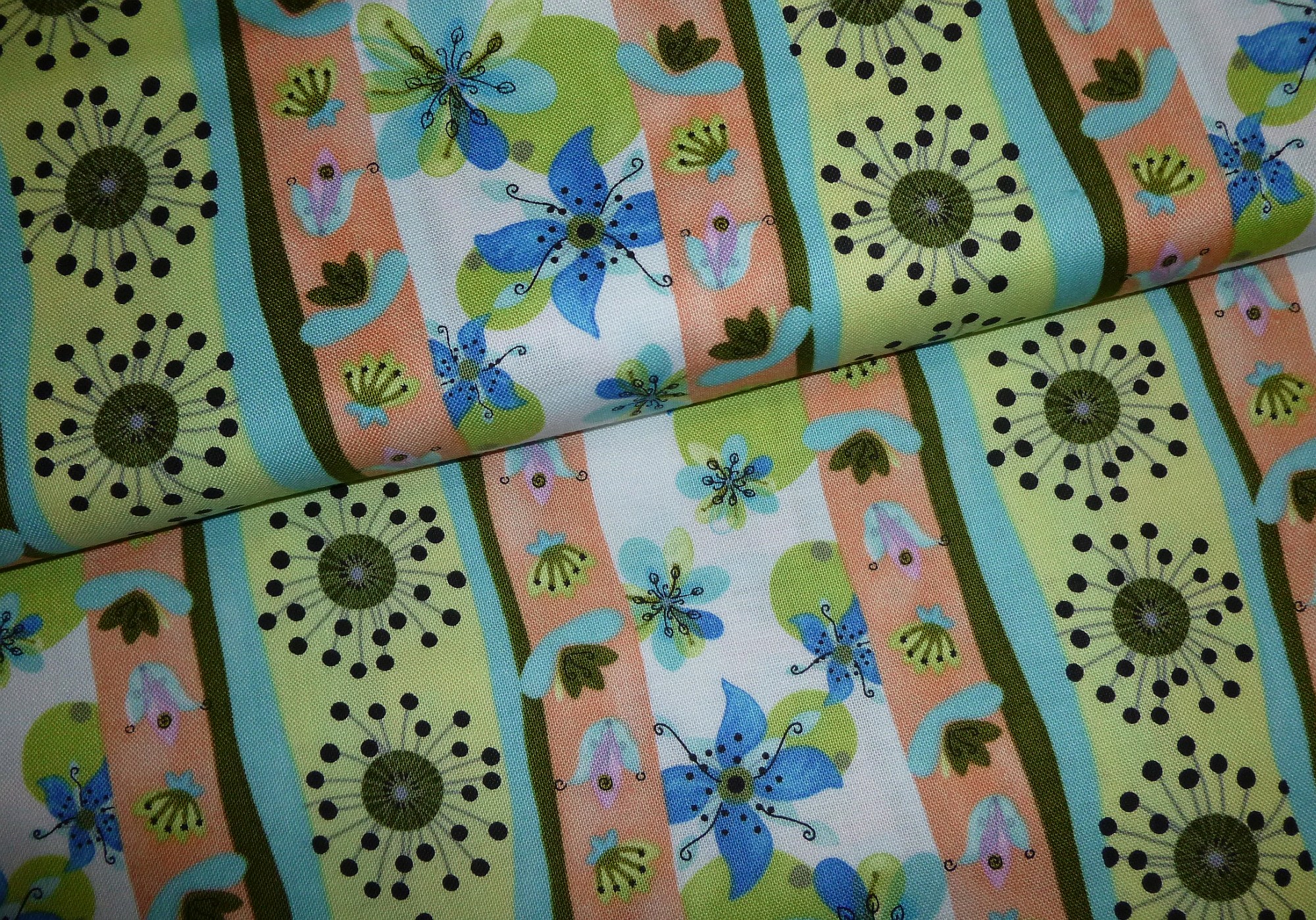 Stoff Andromeda Streublumen auf gelb – Bild 7