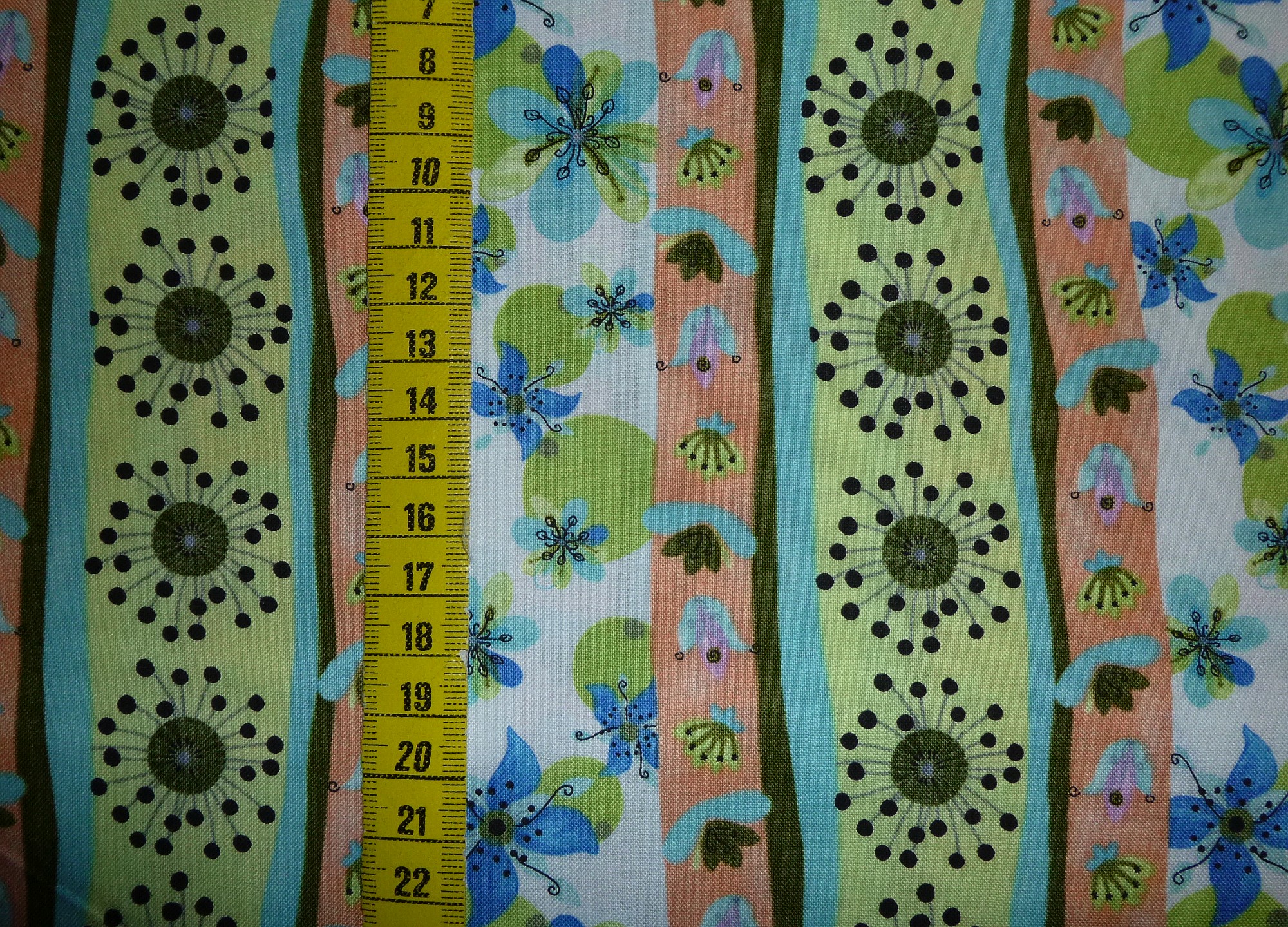 Stoff Andromeda Streublumen auf gelb – Bild 8