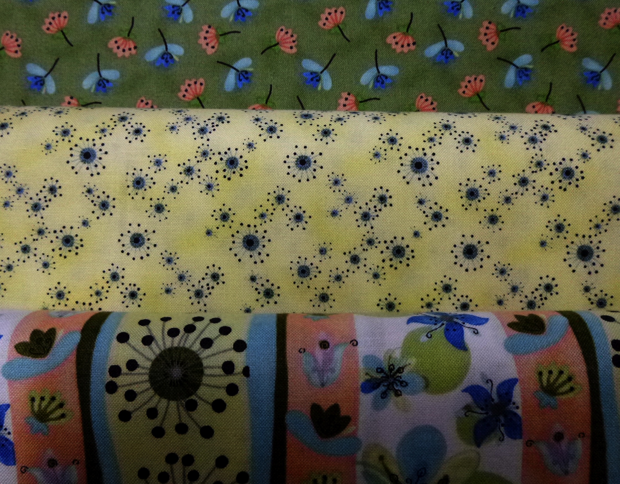 Stoff Andromeda Streublumen auf gelb – Bild 9