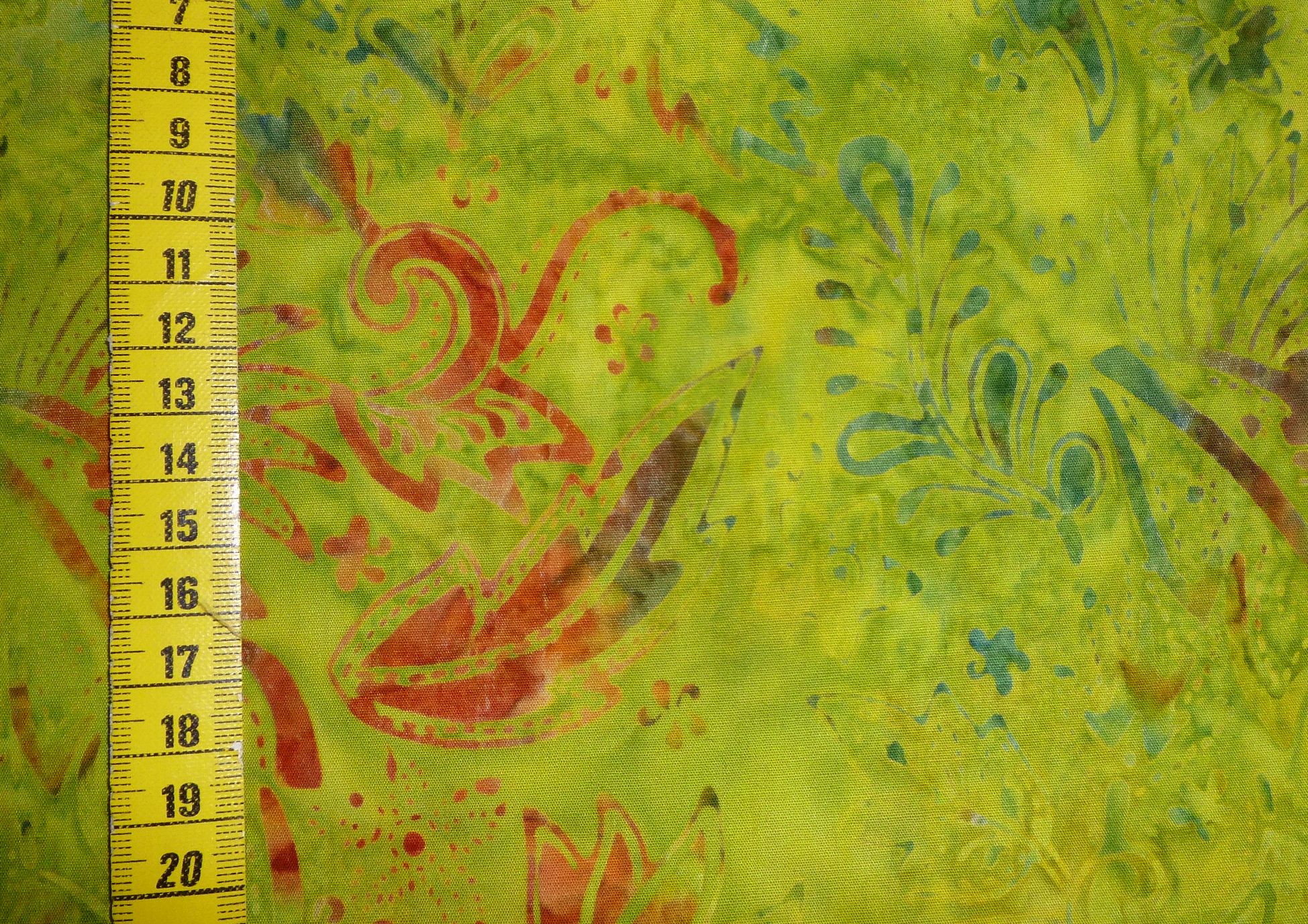 Stoff Twilight Bali grün-rot Blüten und Blätter – Bild 4