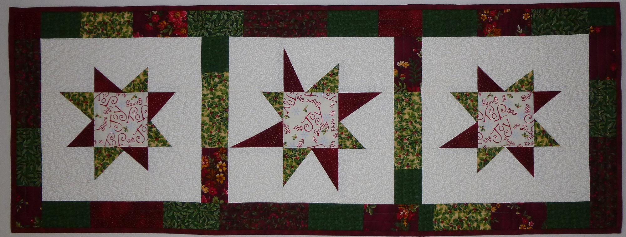 Tischläufer "Sterne" rot-grün-natur