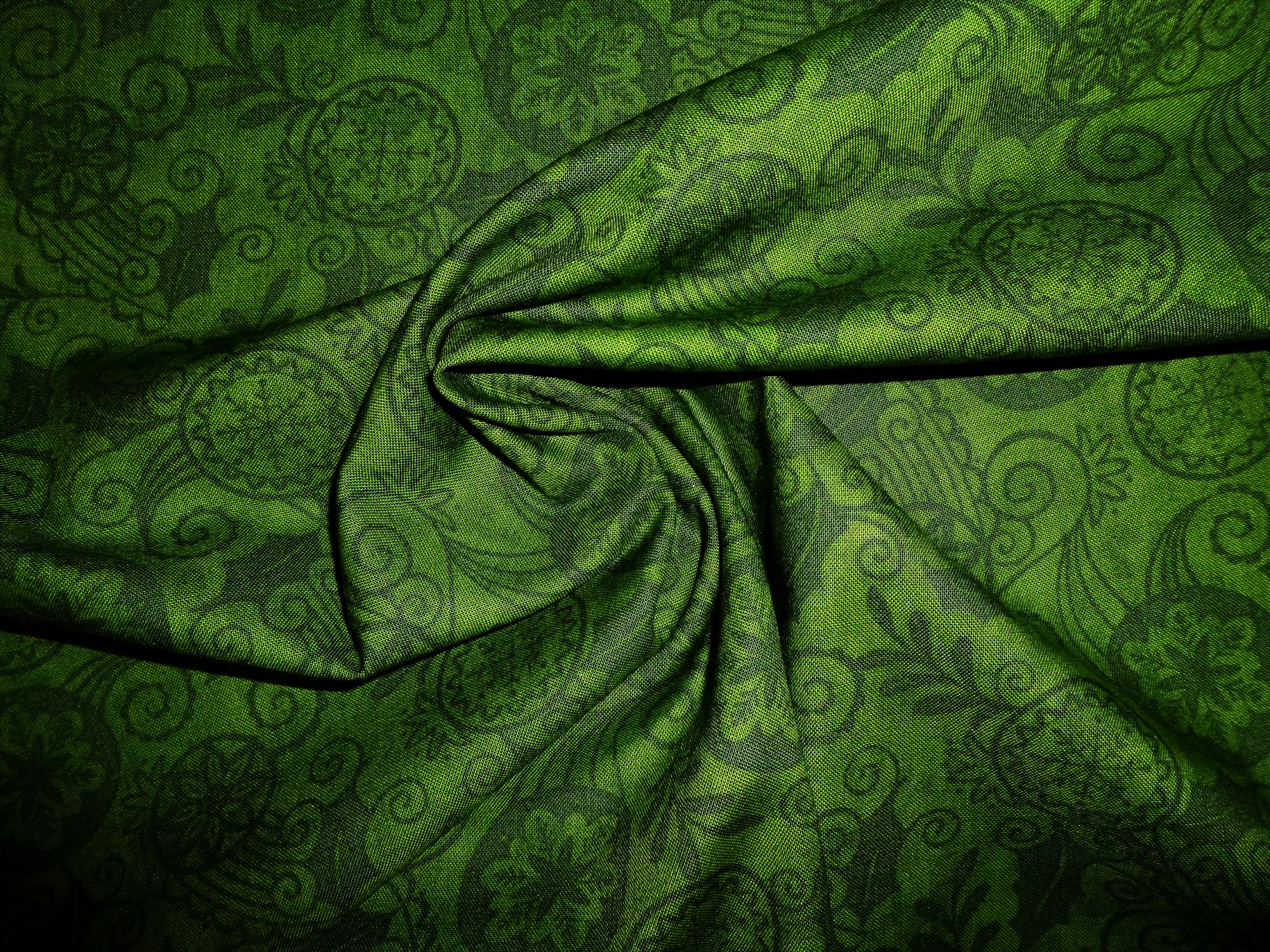 Stoff mit Ornamenten grün – Bild 4