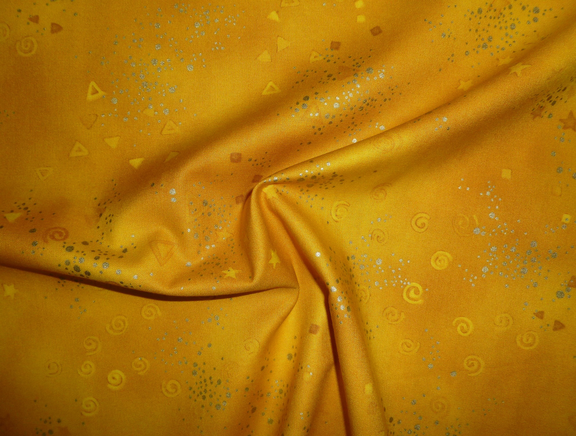 Weihnachtsstoff Glitter und Sterne messinggold von Moda – Bild 4