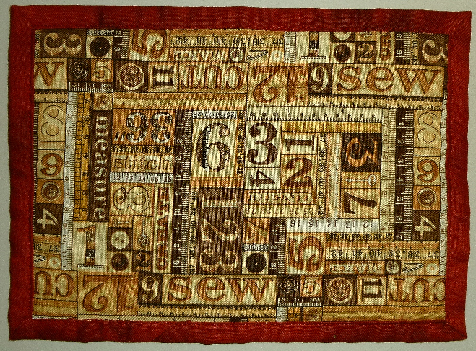 MugRug mit Nähmaschine – Bild 3