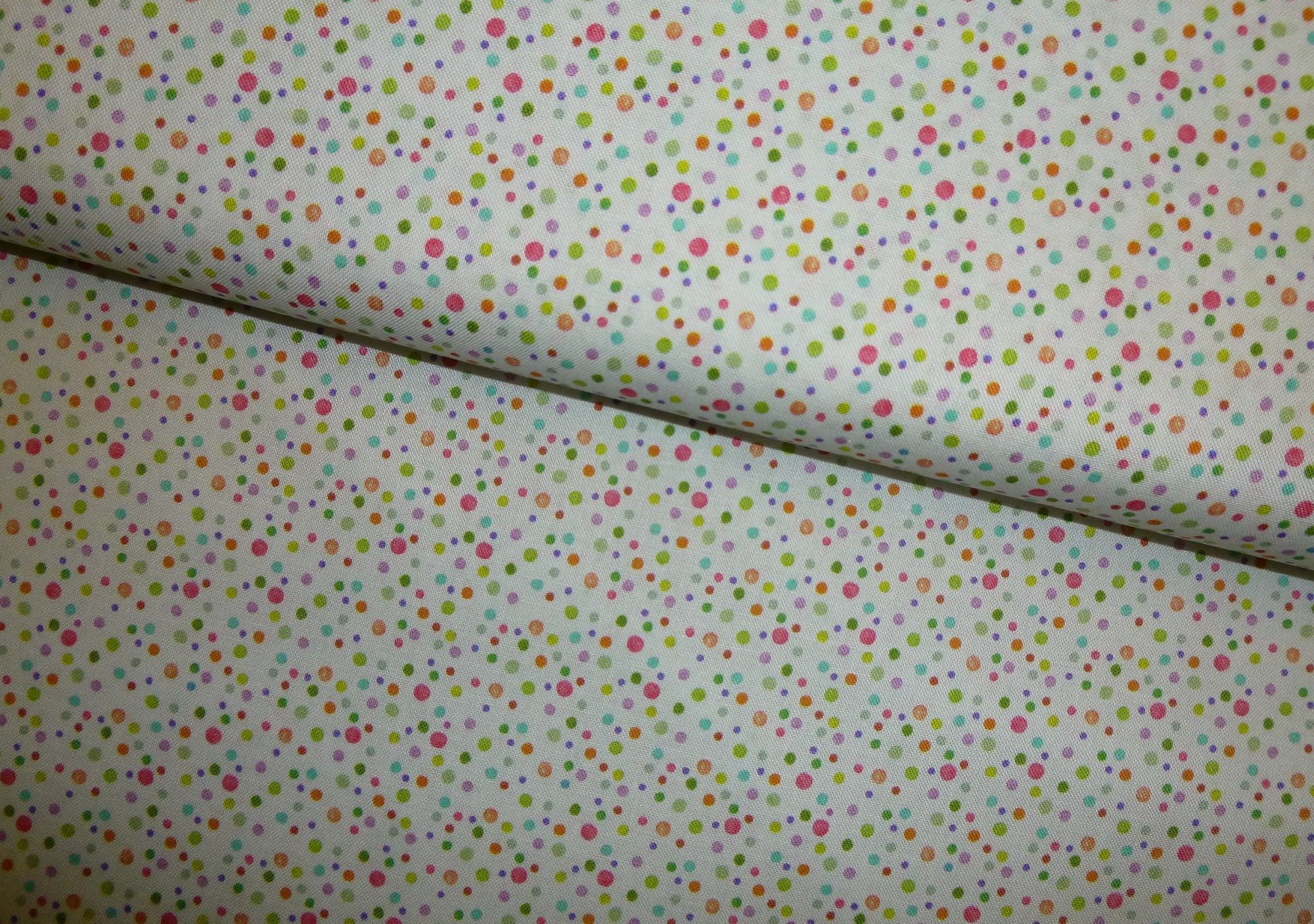 Stoff mit Vögeln auf grünbuntem Aquarell von Moda – Bild 7