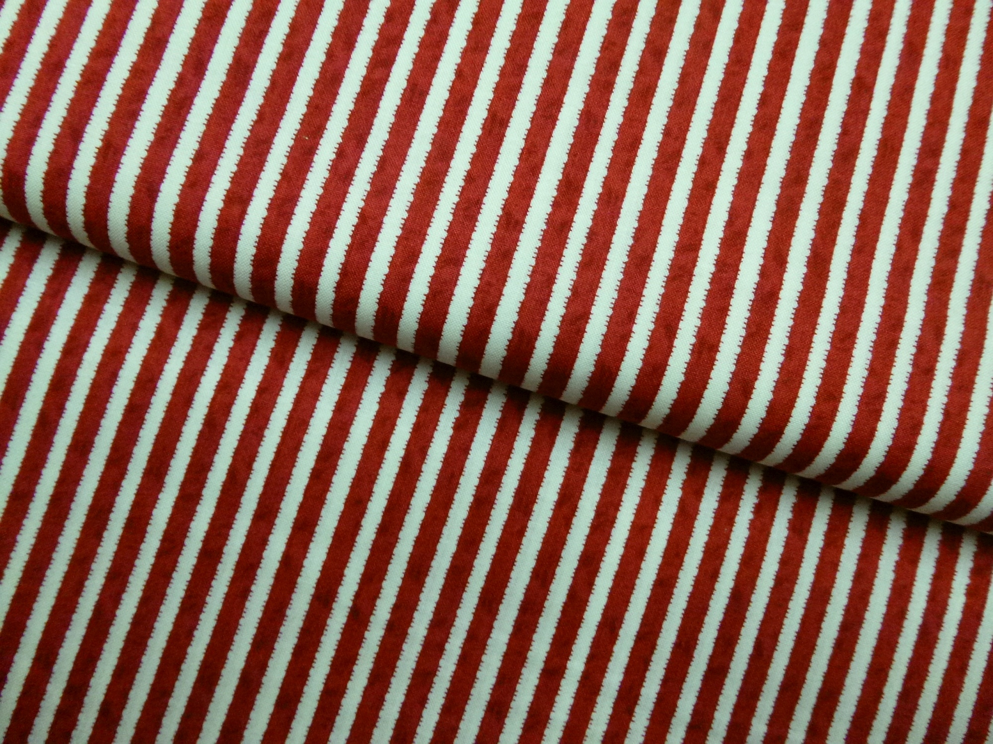 Stoff Penelope Streifen rot-weiß von Lakehouse