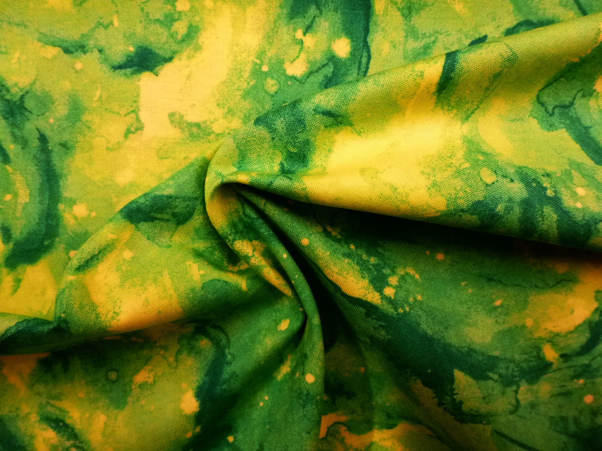 Stoff gelbgrün-marble von Timeless Treasures – Bild 4