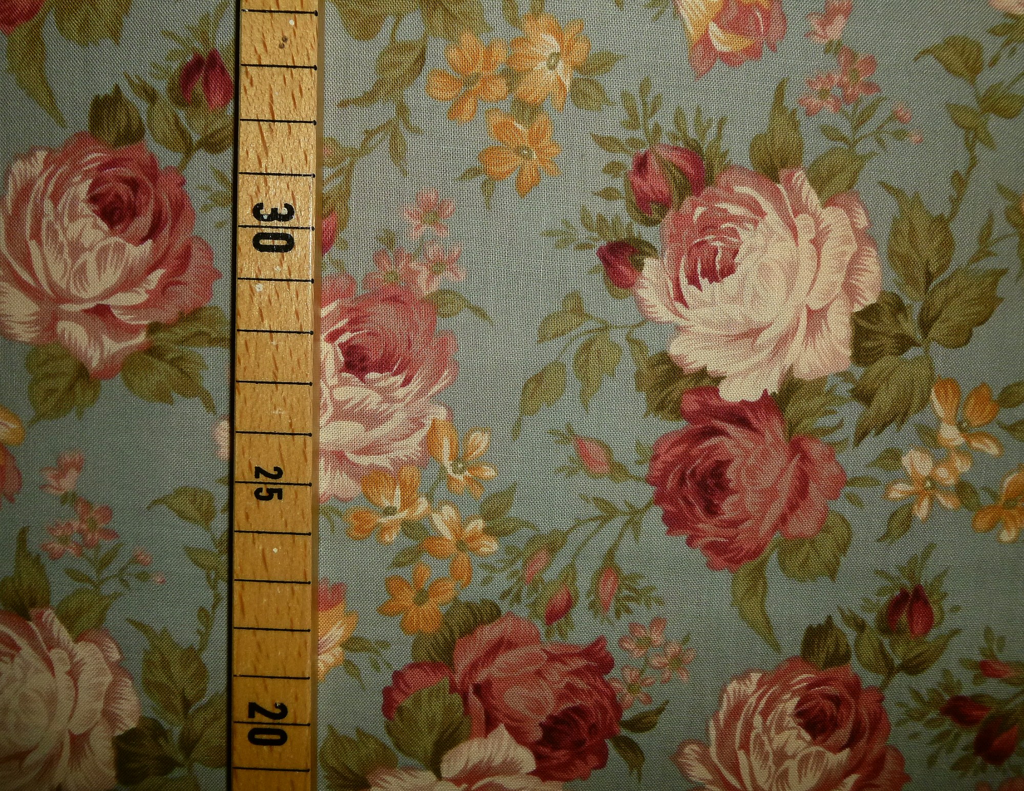 Stoff Rosen rosa auf graublau von Lecien – Bild 5