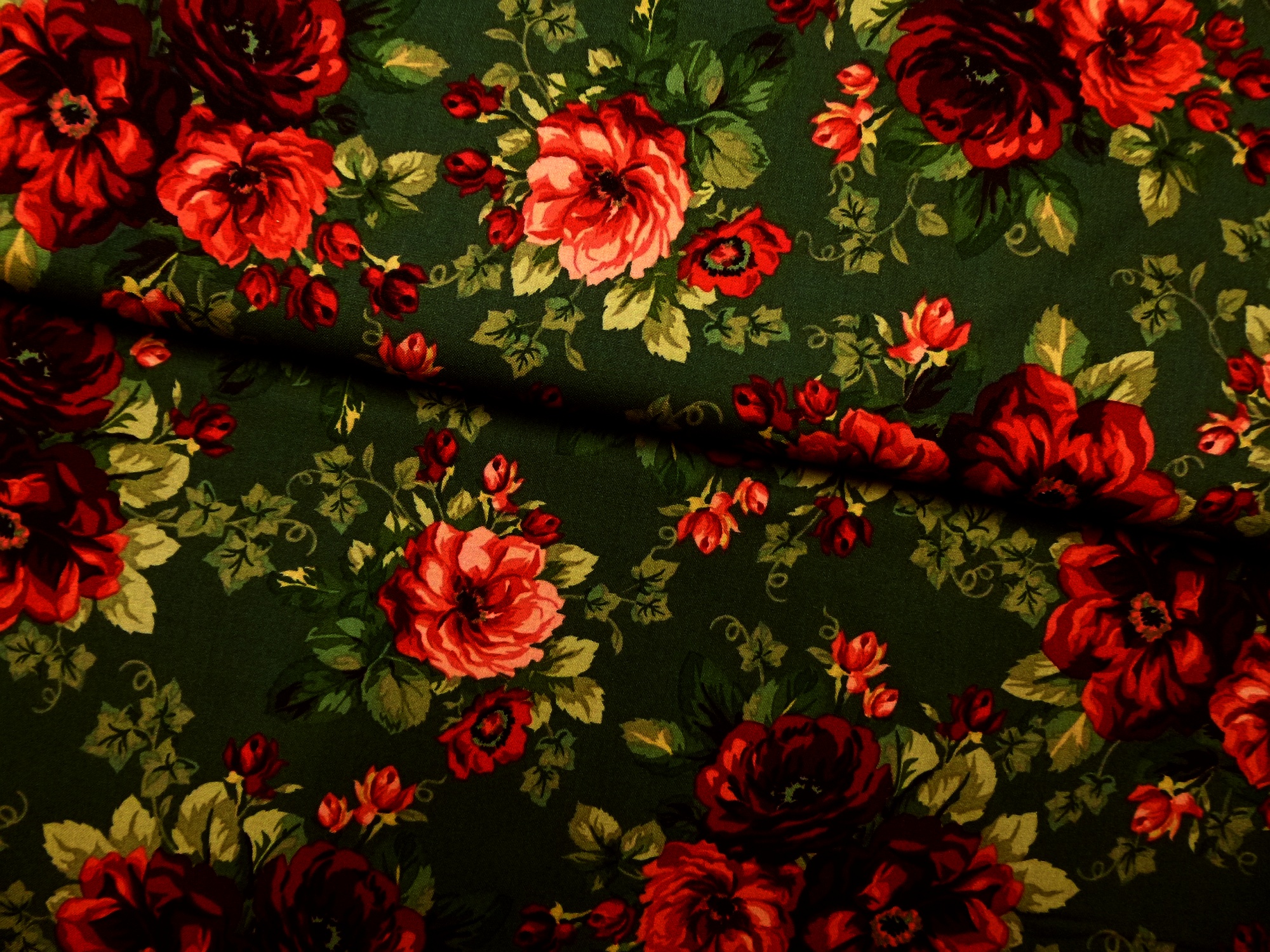 Stoff Rosen rot auf grün – Bild 4